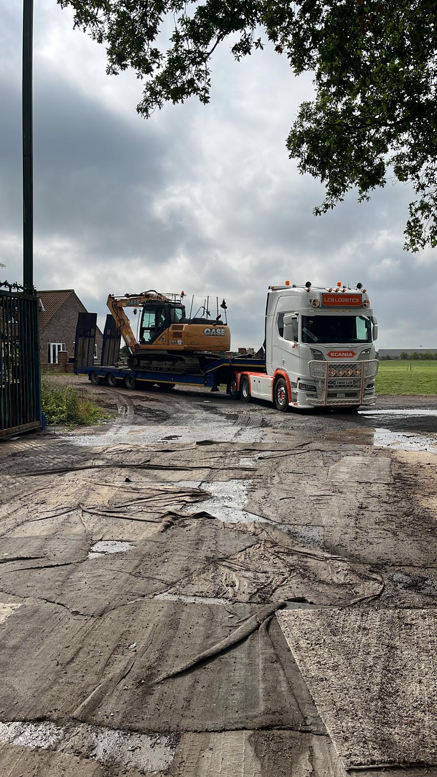 Low loader road haulage Yorkshire vehicle